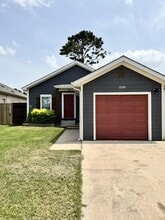 Building Photo - 11930 Greenglen Dr