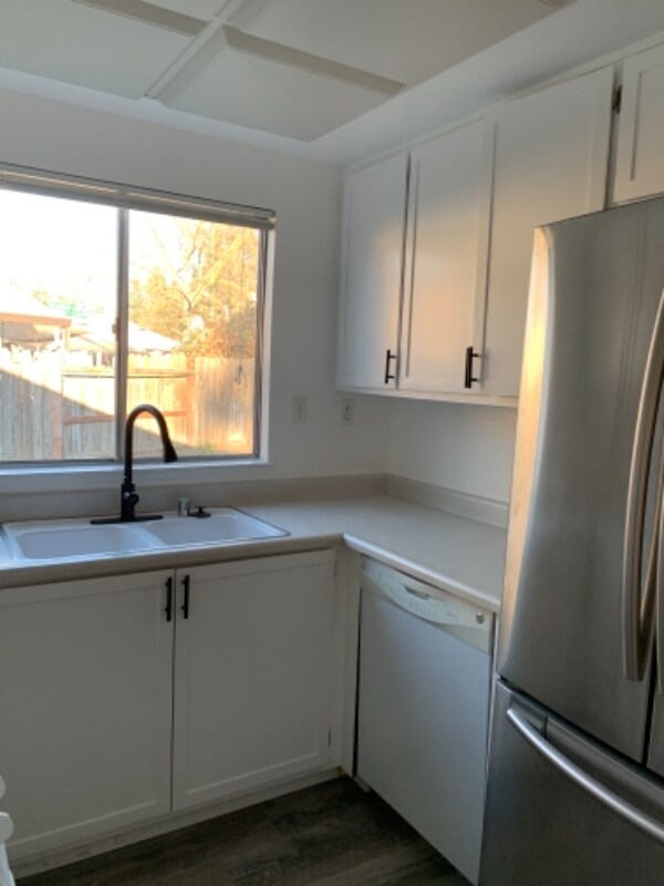 Foto del edificio - 9424 Torchy Ct