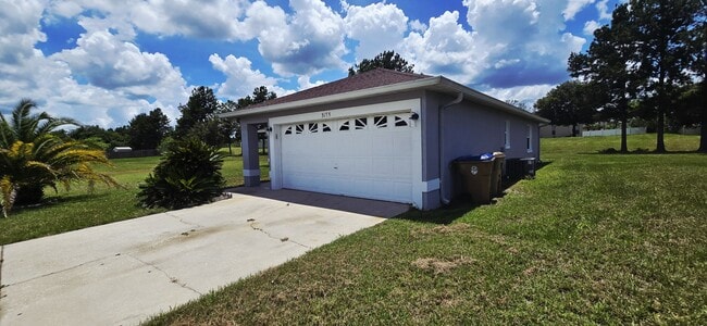 Building Photo - 3175 Victoria Dr