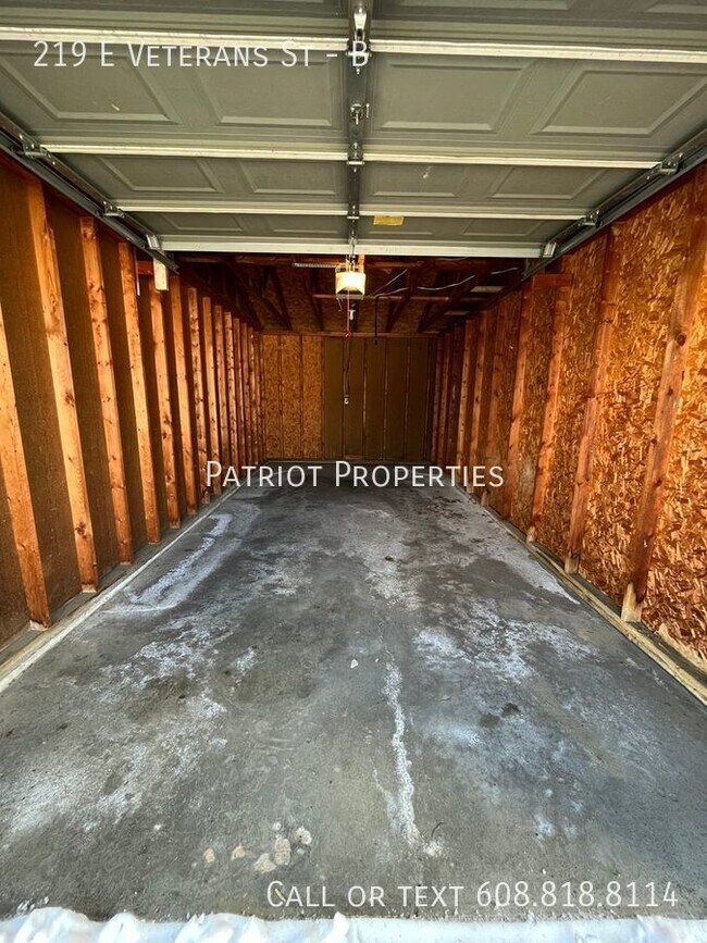 Building Photo - 2 bedroom/ 1 bath apartment in Tomah, WI