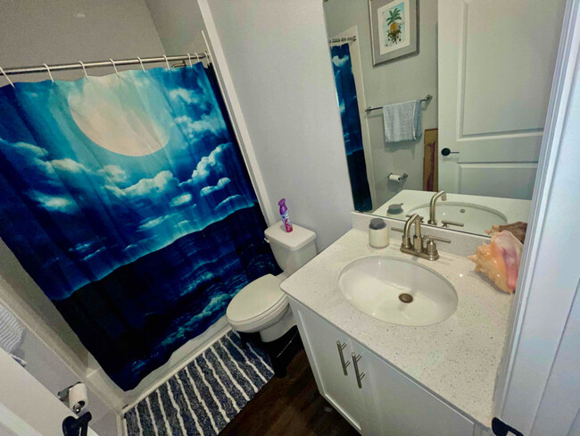 Foto del edificio - 11655 Golden Lake Ln
