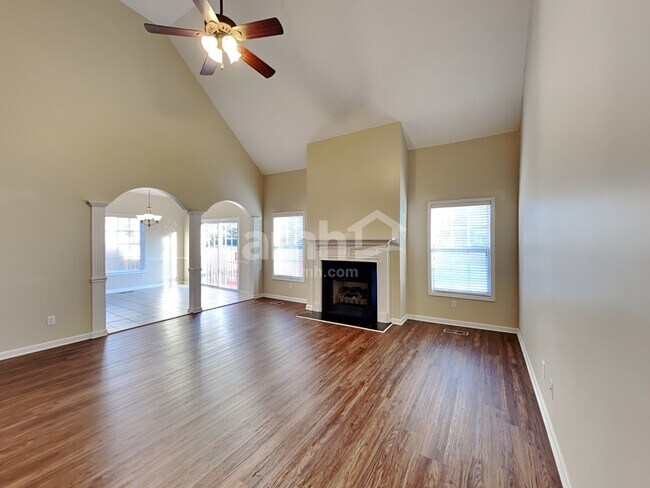 Building Photo - 408 Landons Circle