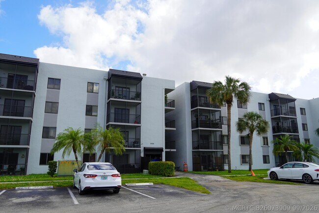 Foto del edificio - 3720 N Pine Island Rd