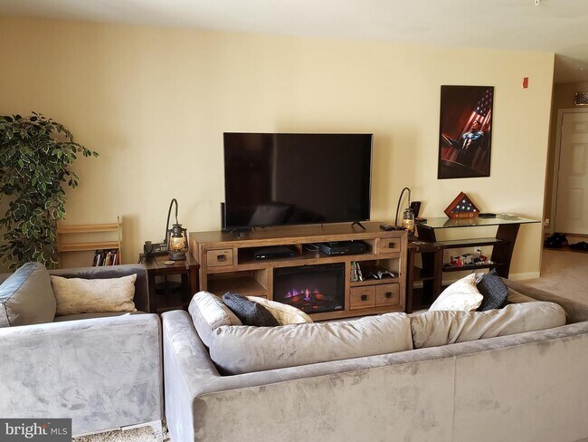 Foto del edificio - 308 Gatehouse Ln