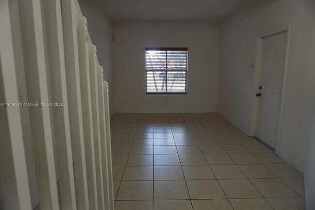 Building Photo - 1083 SW 143rd Ave