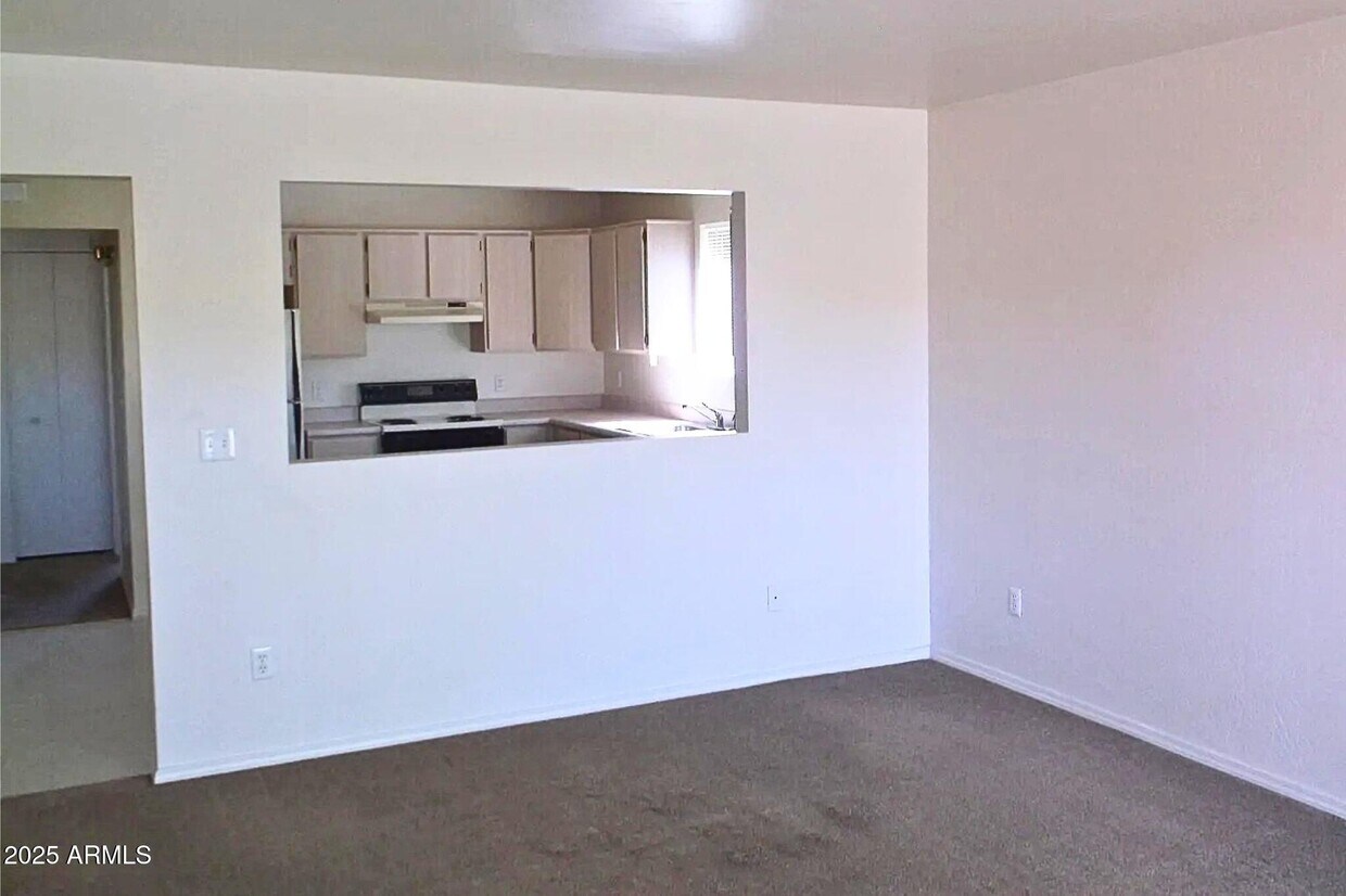 Foto del edificio - 6069 N Rockland Dr