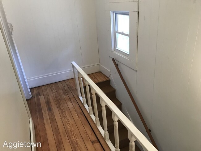 Building Photo - 4 br, 2 bath House - 831 Laramie
