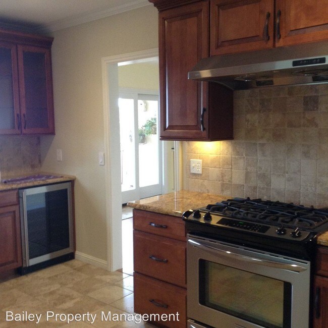 Building Photo - 3 br, 3 bath House - 611 Bayview Drive