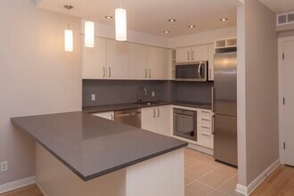 Building Photo - 3468 Rue Drummond