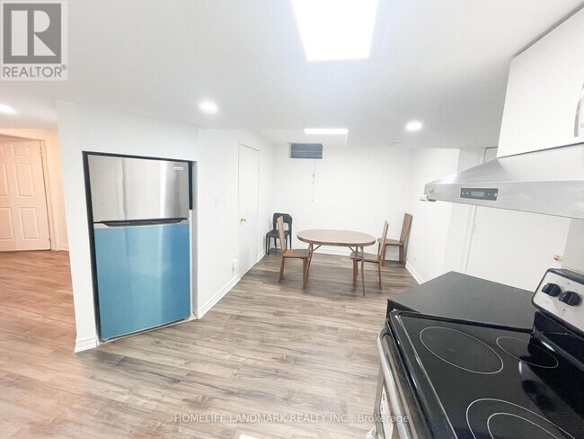 Building Photo - 272 Milliken Meadows Dr