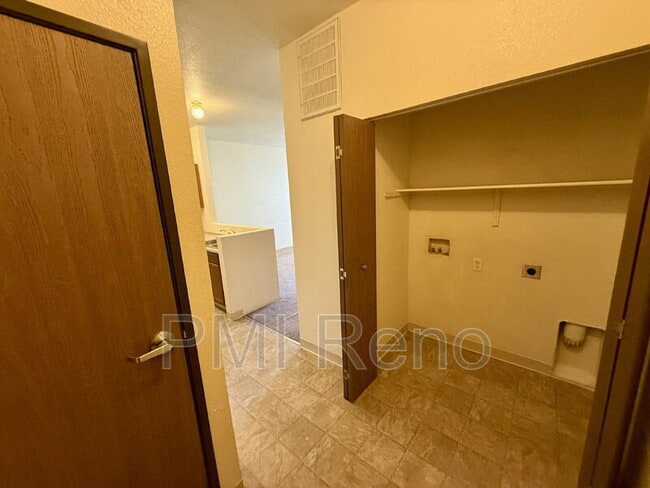 Building Photo - 1600 I St