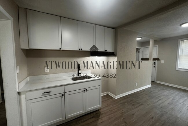 Foto del edificio - 14722 Quincy St