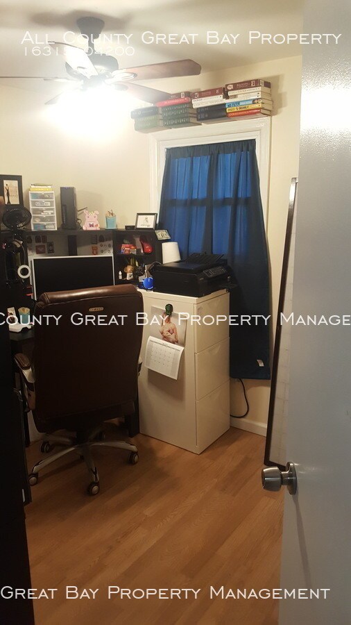 Foto del edificio - Beautiful Central Islip Home 3 Bed 1 Bath