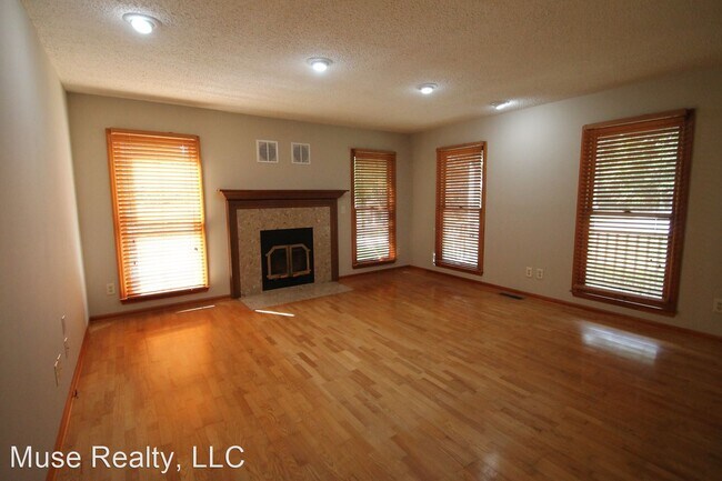Building Photo - 3 br, 2.5 bath House - 25056 Timberlake Drive