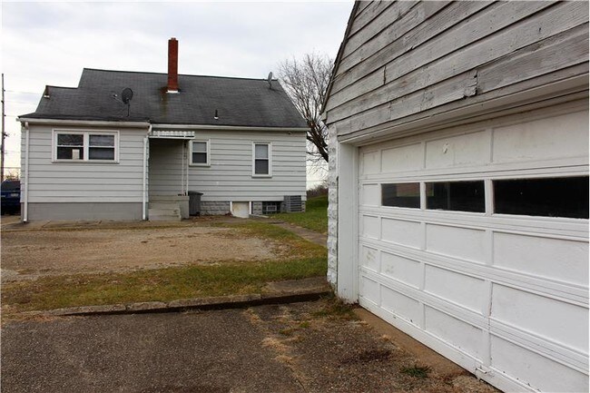 Foto del edificio - 148 Canton Rd