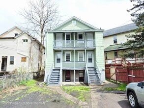 Building Photo - 70 Green Pl