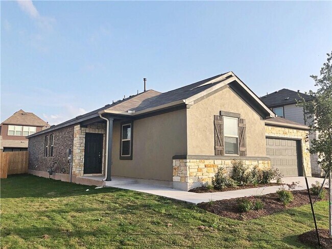 Building Photo - Gorgeous 4-bedroom home