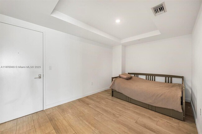 Foto del edificio - 45 SW 9th St