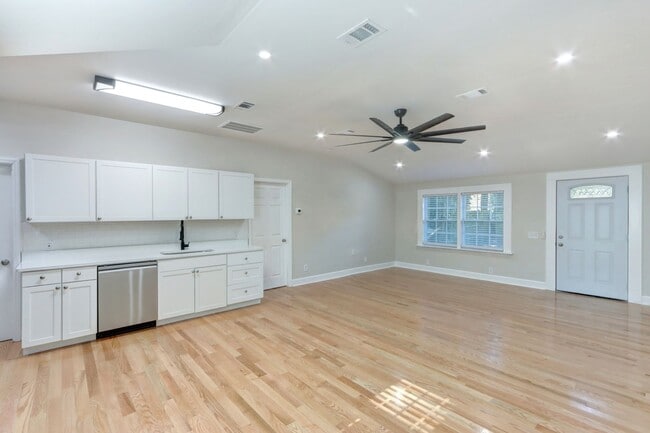 Foto del edificio - 2109 E 36th St