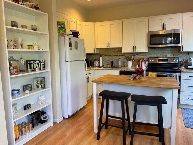 Foto del edificio - Ward Apartments LLC