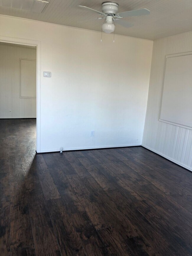 Building Photo - Affordable, Cute and Quaint One Bedroom Home!
