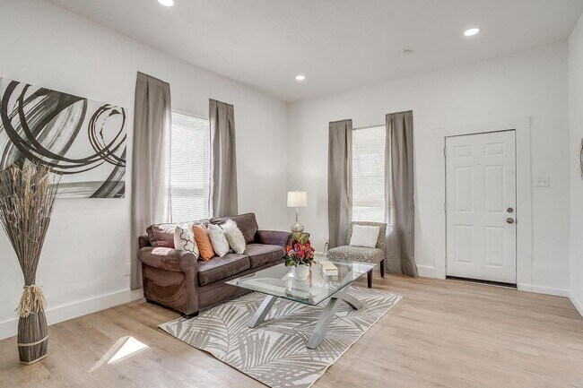 Foto del edificio - Charming Renovated 3-bedroom, 2-bathroom home!