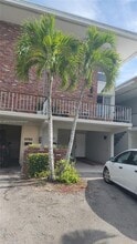 Building Photo - 6782 Brookline Dr