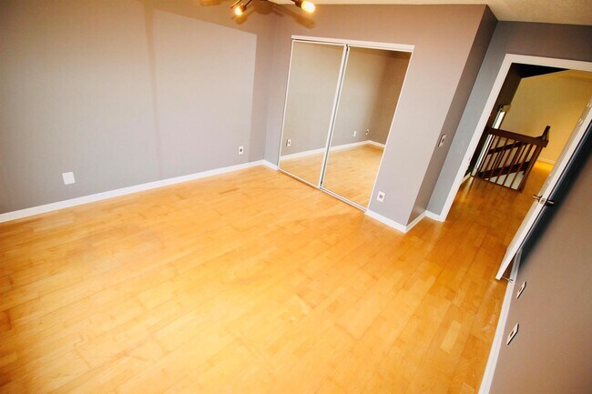 Building Photo - 151 Island Way