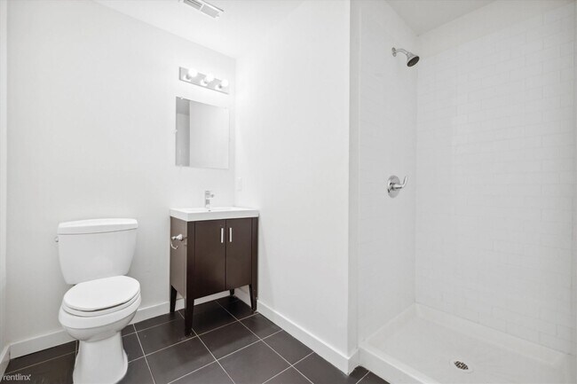 Foto del edificio - 3 br, 2 bath Triplex - 1310 N CARLISLE ST ...