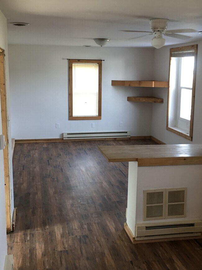 Foto del edificio - 11 W Main St