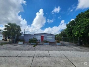 Building Photo - 1956 Grove Ave