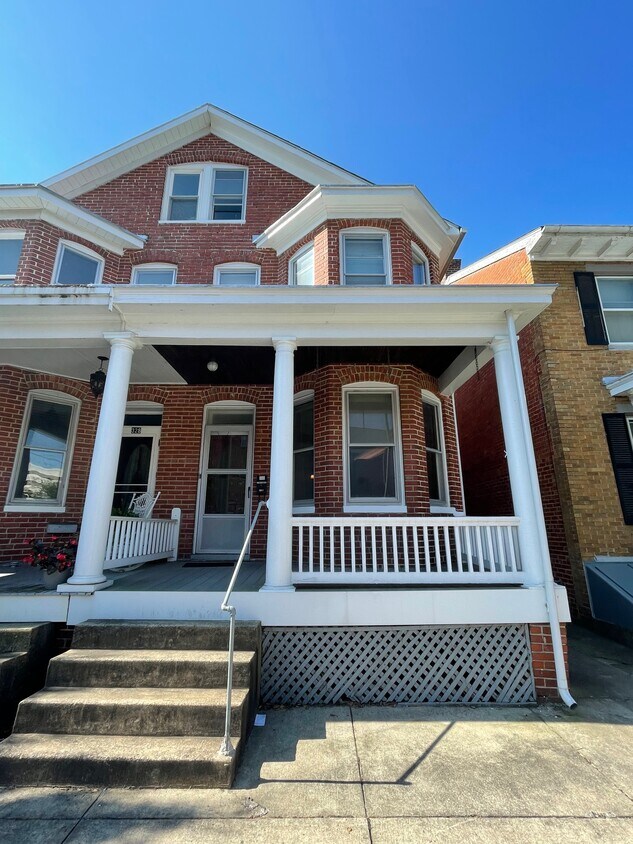 Front Porch - 330 Park Ave