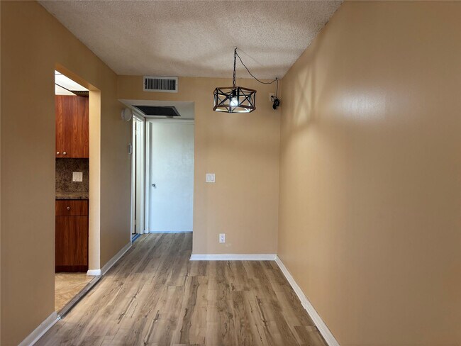 Foto del edificio - 1401 SW 135th Terrace