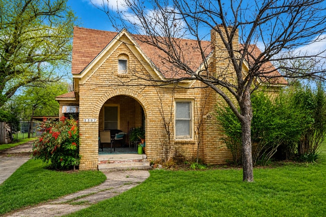 Building Photo - 2307 Austin Ave