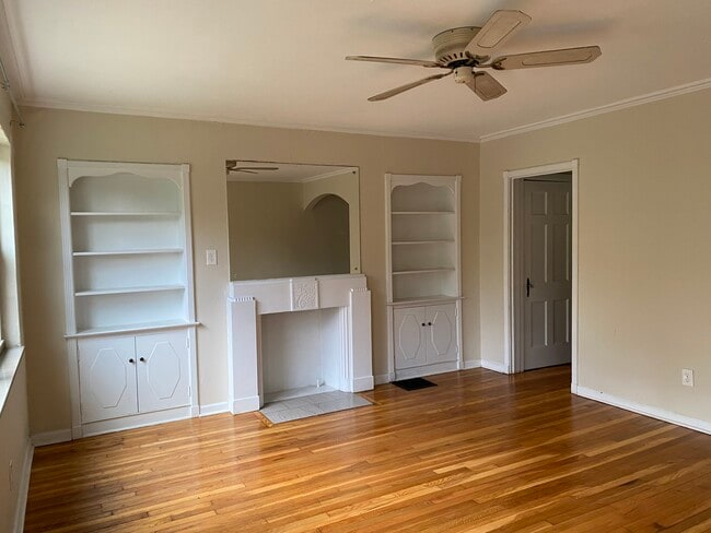 Sala de estar - 1040 Northwest Blvd