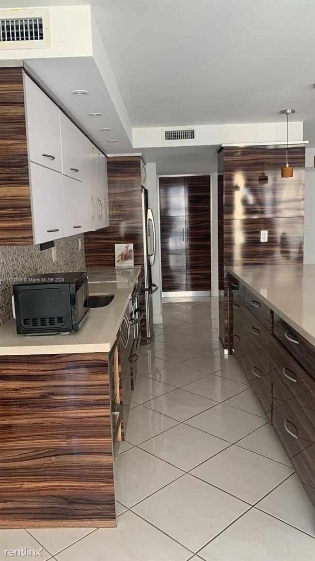 Foto del edificio - 2 br, 2 bath Condo - 230 174th St Apt 1609