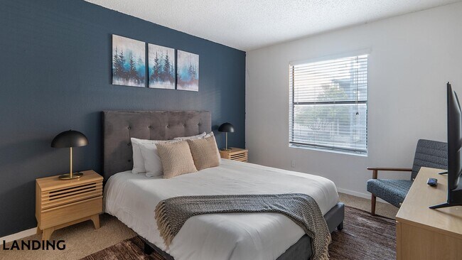 Foto del edificio - 1071 Clayton Ln