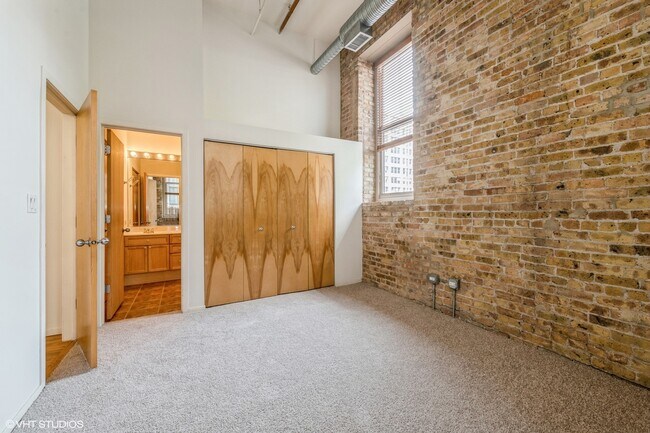 Building Photo - 417 S Jefferson St