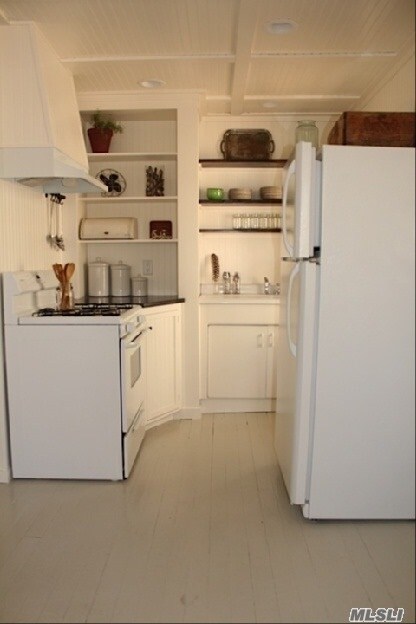 Foto del edificio - 23765 Main Rd