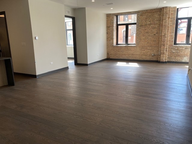 Building Photo - 1356 W Chestnut St