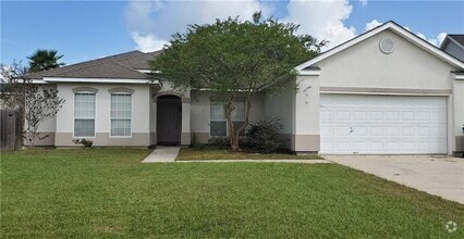 Building Photo - 2112 Summertree Dr
