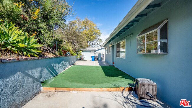 Building Photo - 9631 Crystal View Dr