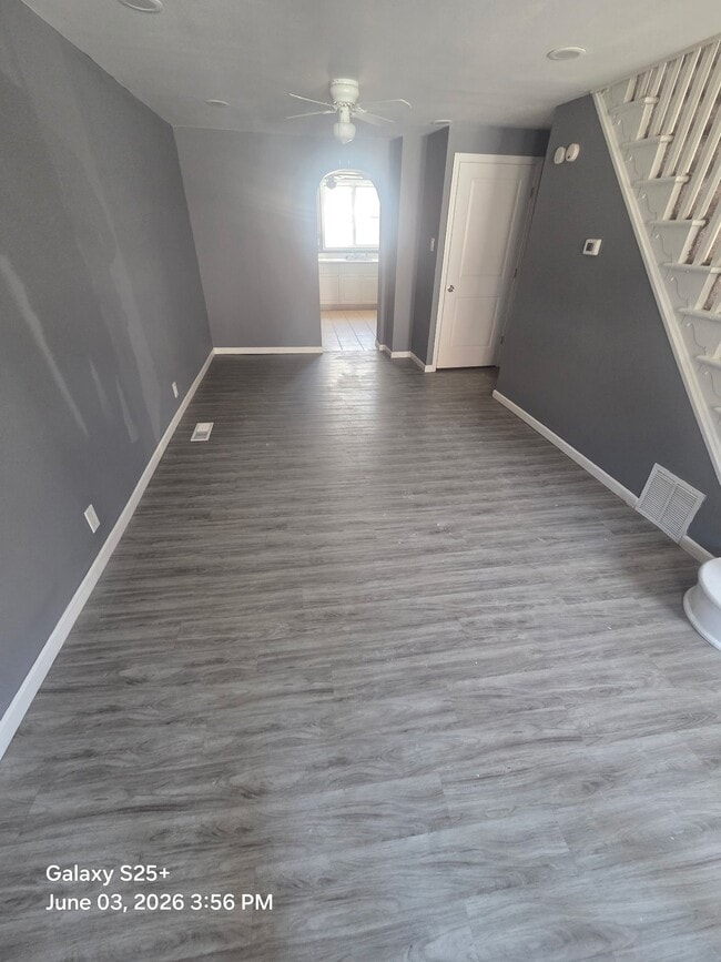 Foto del edificio - 944 Cantrell St