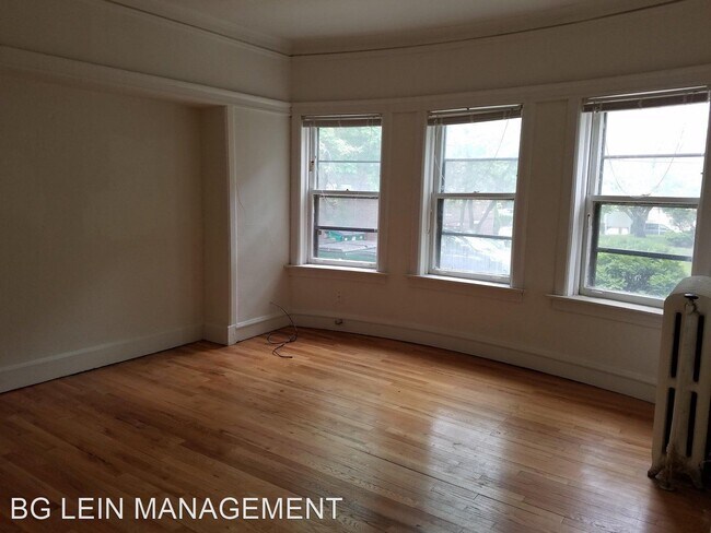 Foto del edificio - 2537 N Farwell Ave