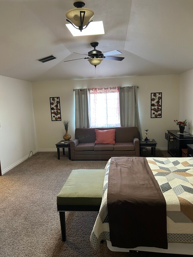 Building Photo - 808 N 51st Ave