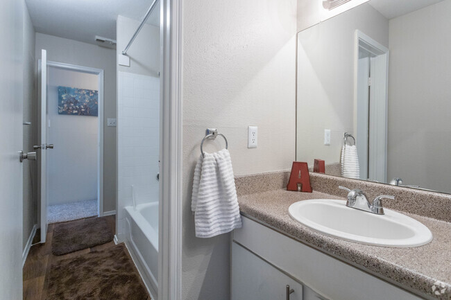 The Landing Apartments - Richwood, TX | Apartments.com