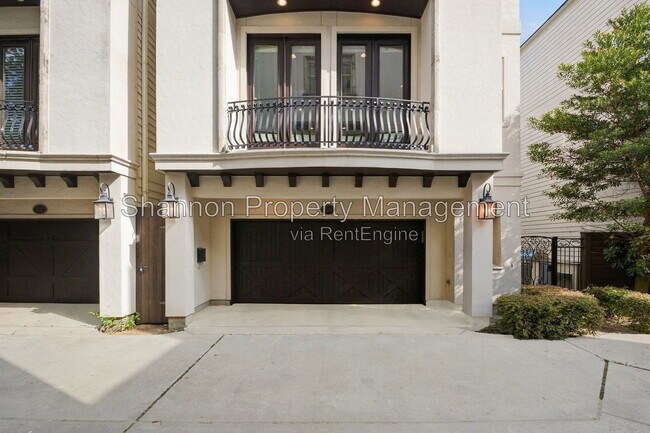 Building Photo - 1108 Peveto St