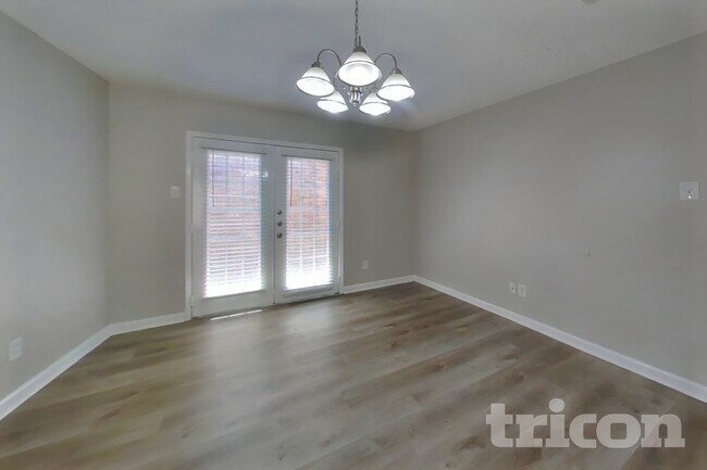 Foto del edificio - 16027 Hidden Acres Dr