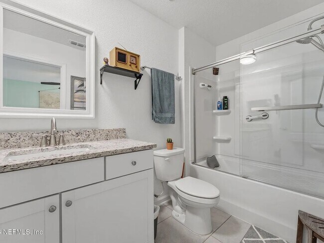 Foto del edificio - 32 Seaport Breeze Rd