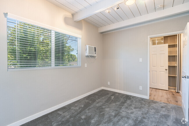 Interior Photo - Grant Street Apartments